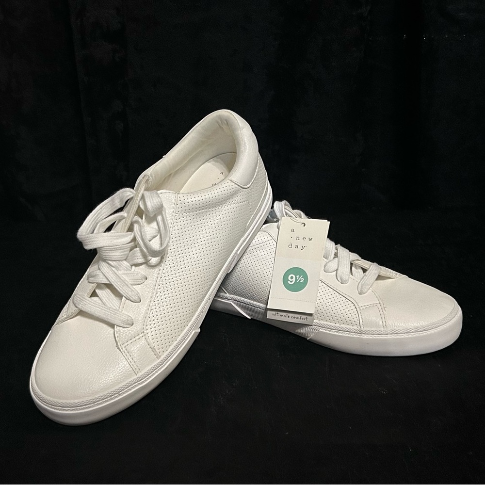 Brand New A New Day Women’s White Sneakers – Size 9.5